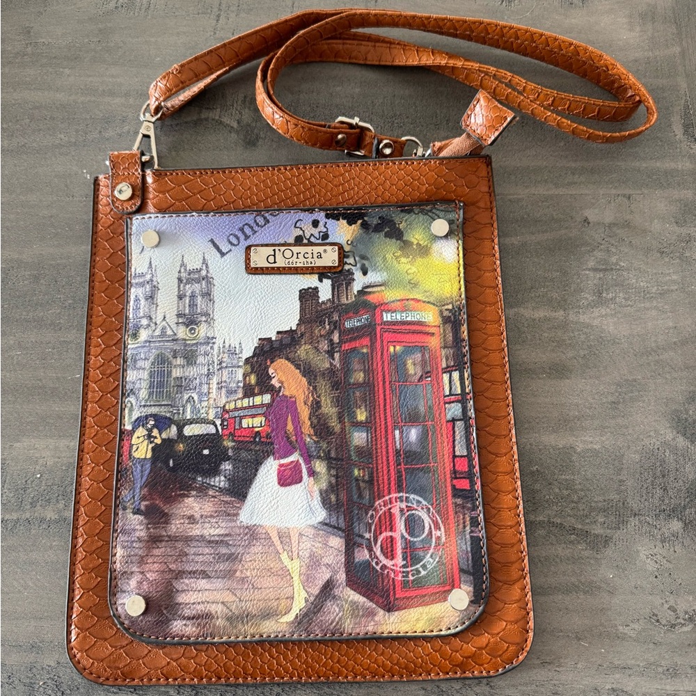 D’Orcia Bag with London pictures.
